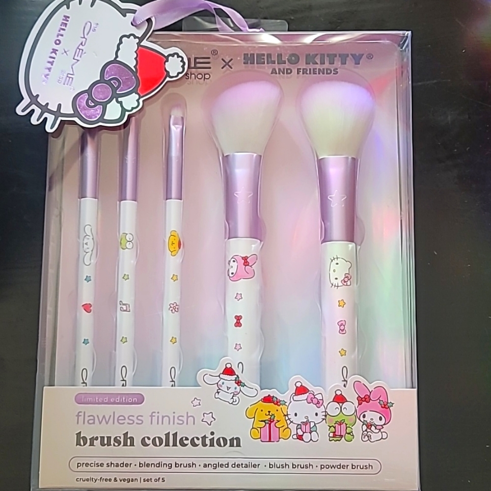 HELLO KITTY x CRÈME brush set
